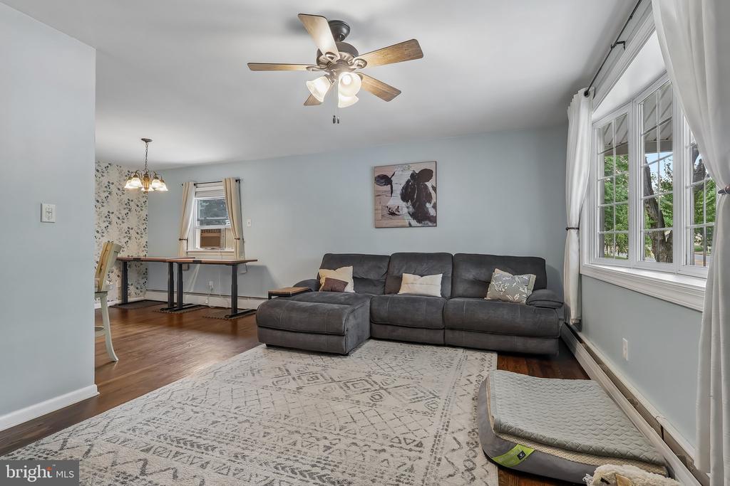 1813 FITZWATERTOWN ROAD