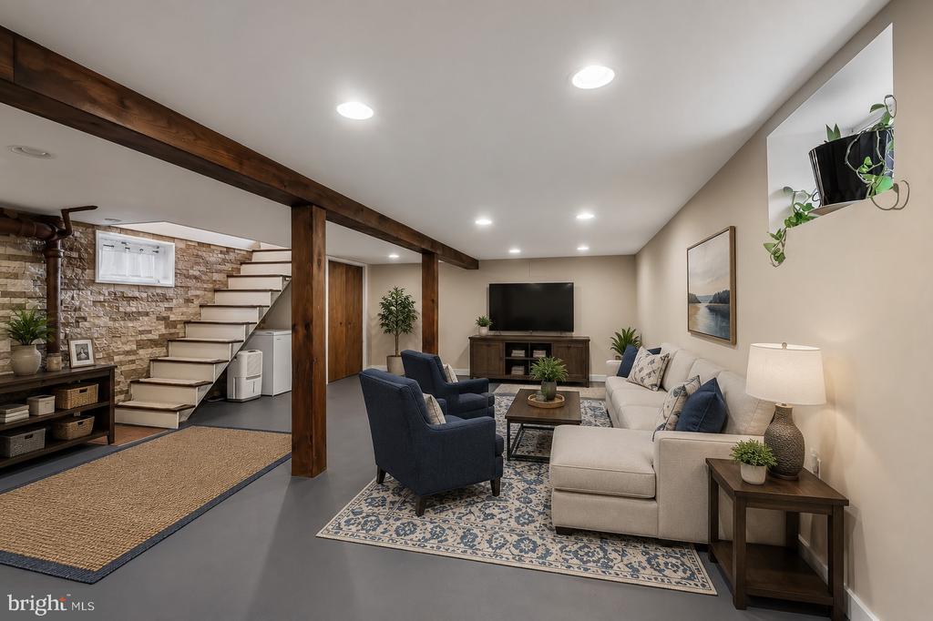 1813 FITZWATERTOWN ROAD