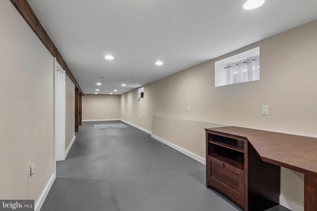 1813 FITZWATERTOWN ROAD