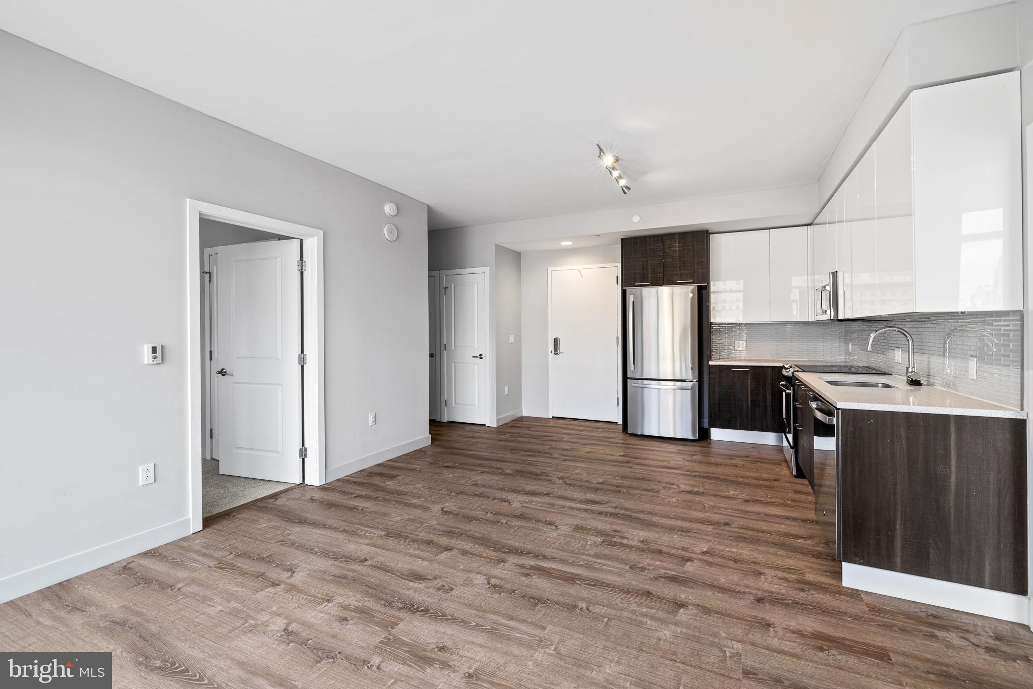 1213 WALNUT STREET Unit: 2405