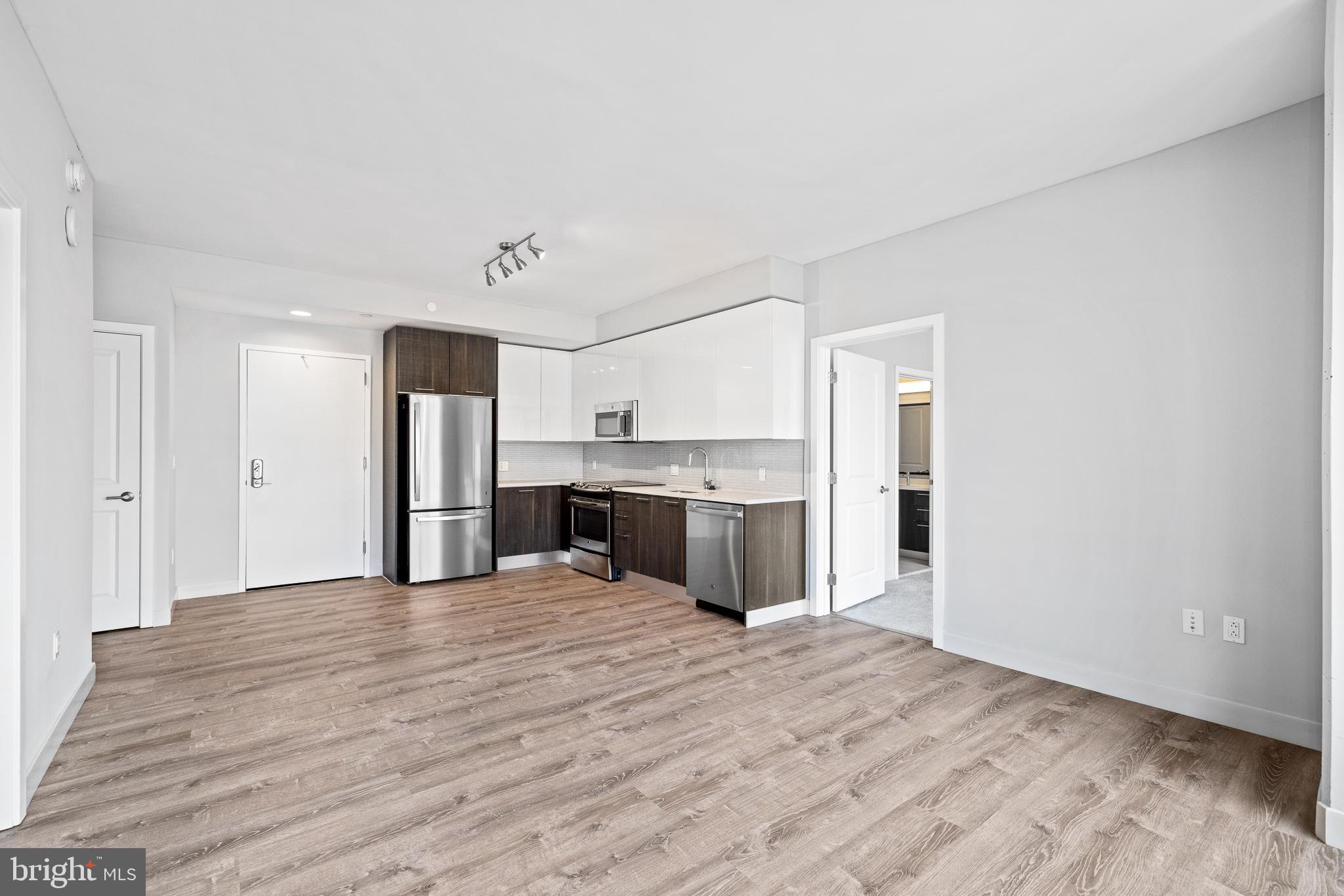 1213 WALNUT STREET Unit: 2405