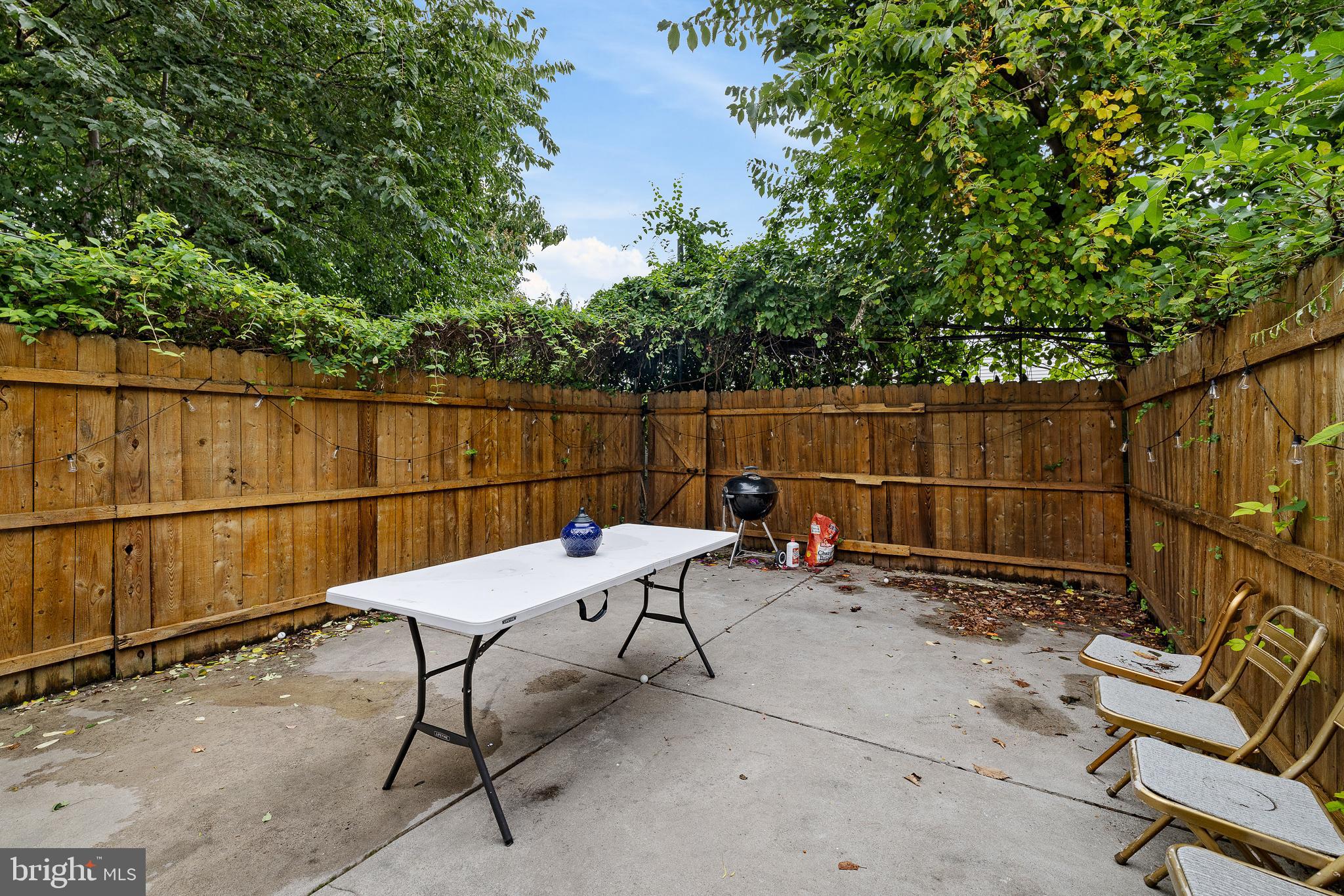 1718 N Gratz STREET