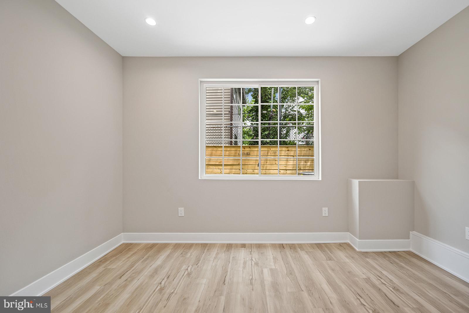 167 W SUSQUEHANNA AVENUE Unit: 4