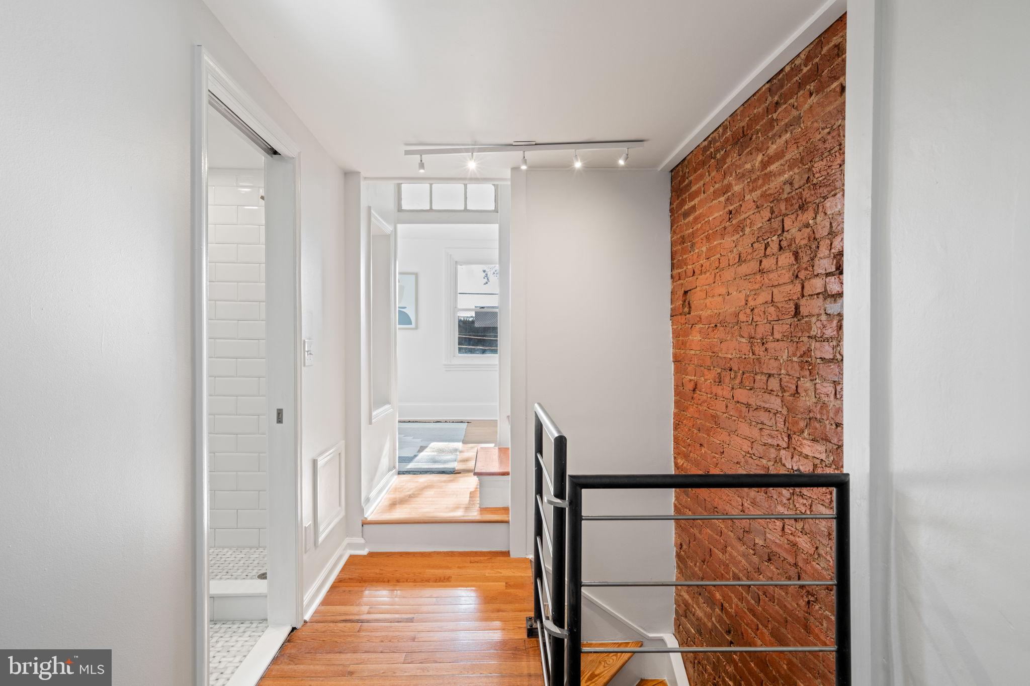 421 Livingston STREET