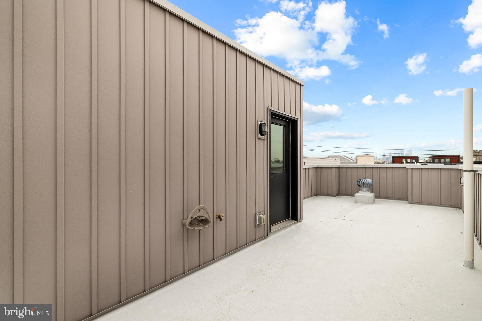 2133 E Sergeant St