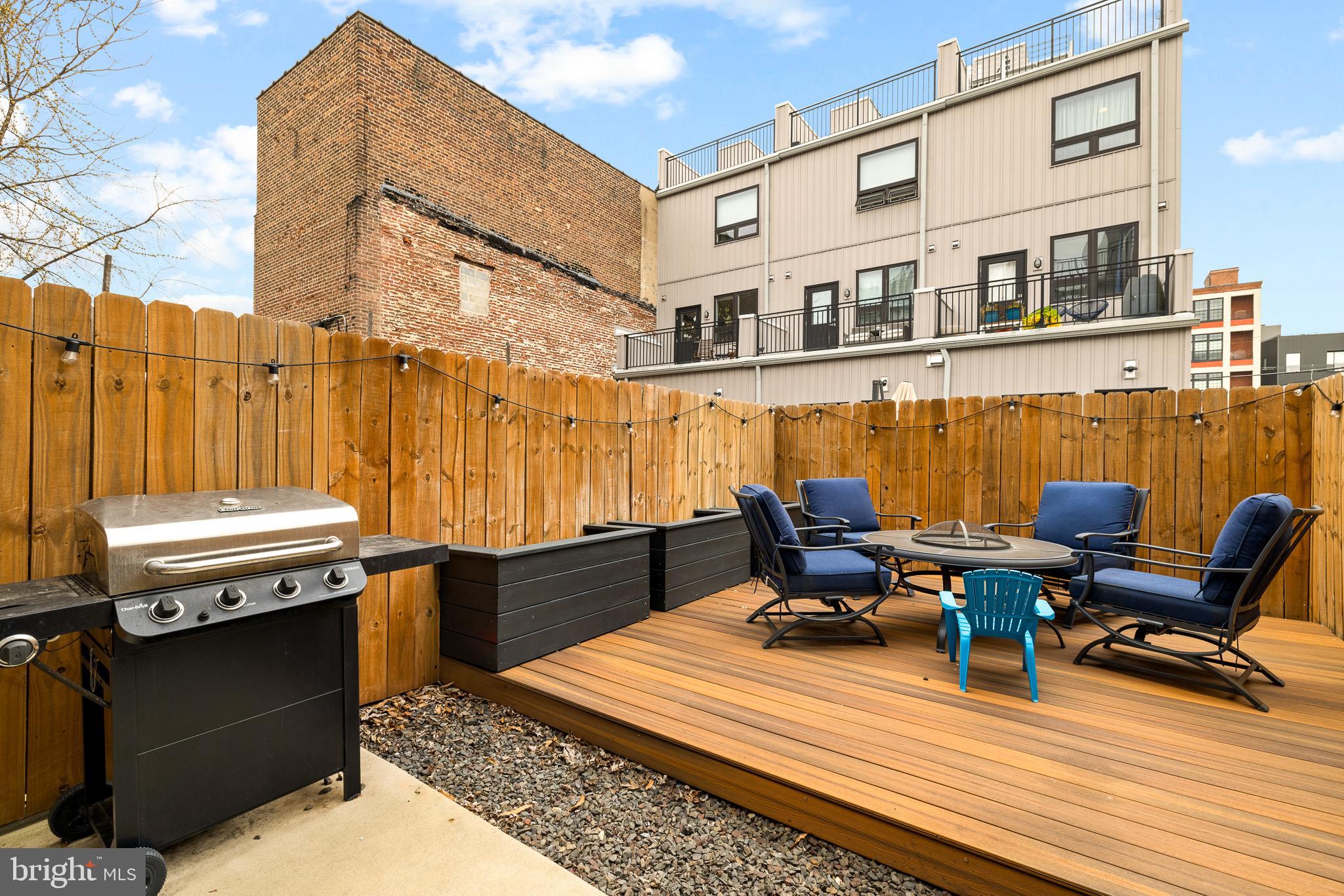 2133 E Sergeant St