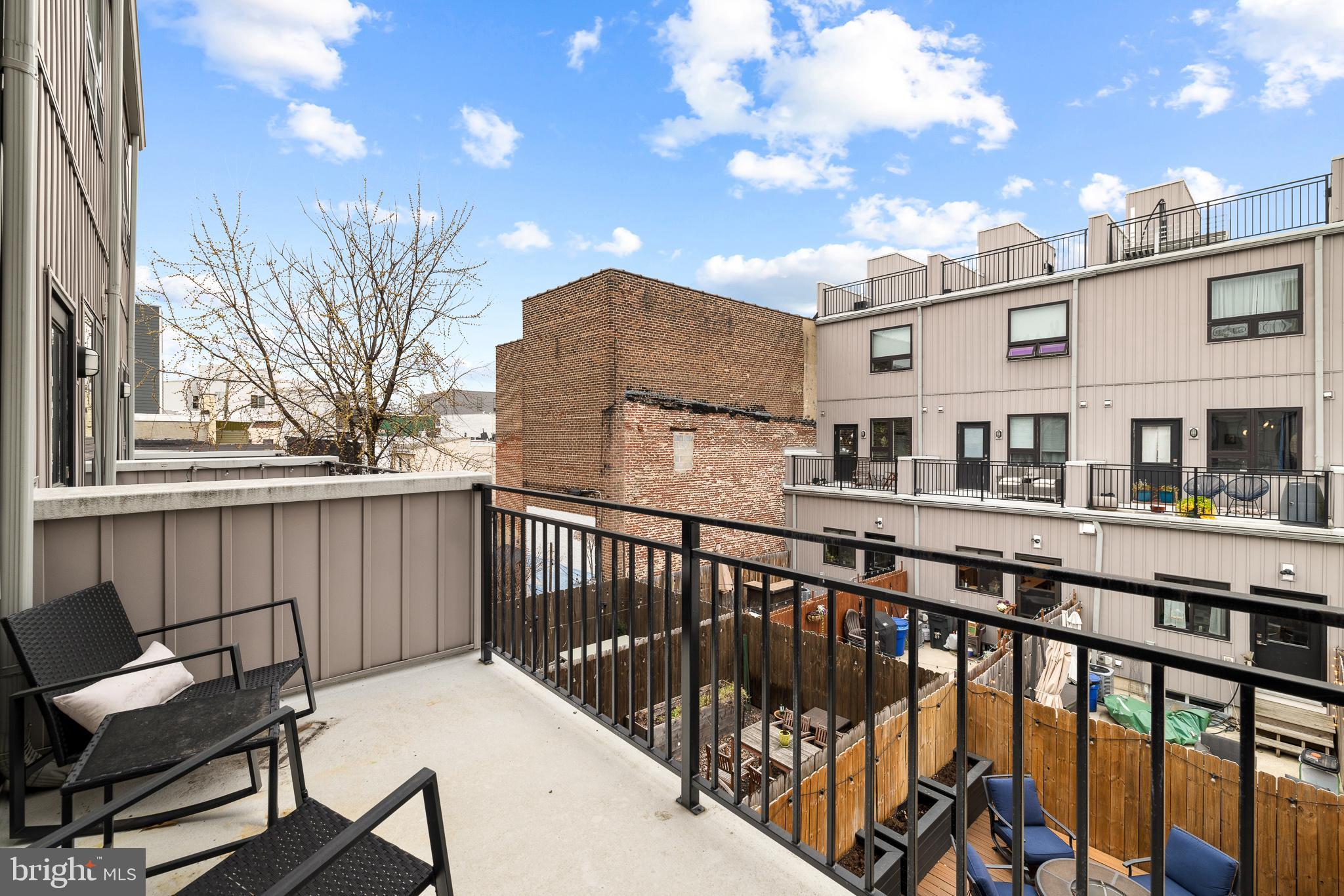 2133 E Sergeant St