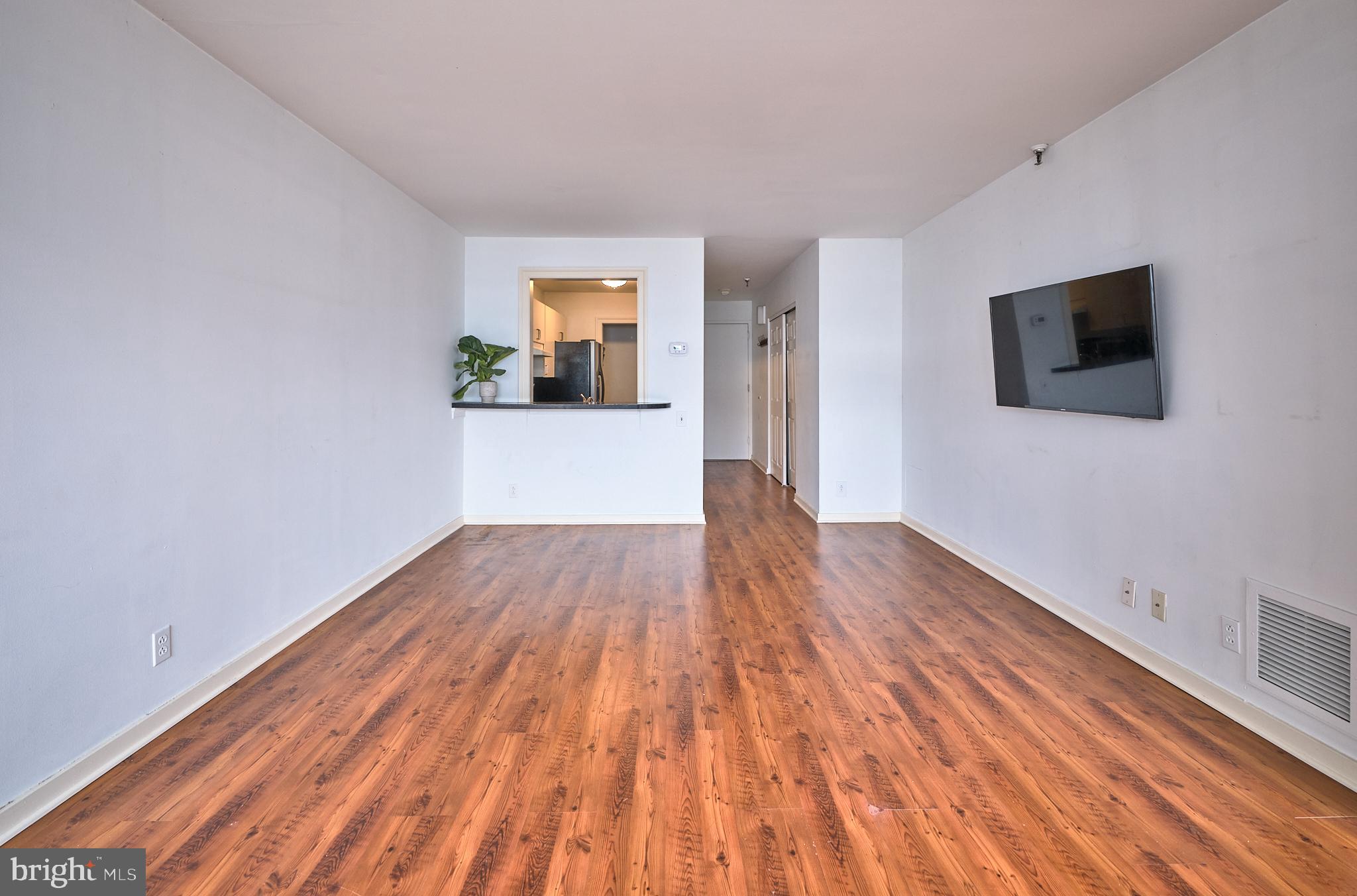 3 N COLUMBUS BLVD #MD329