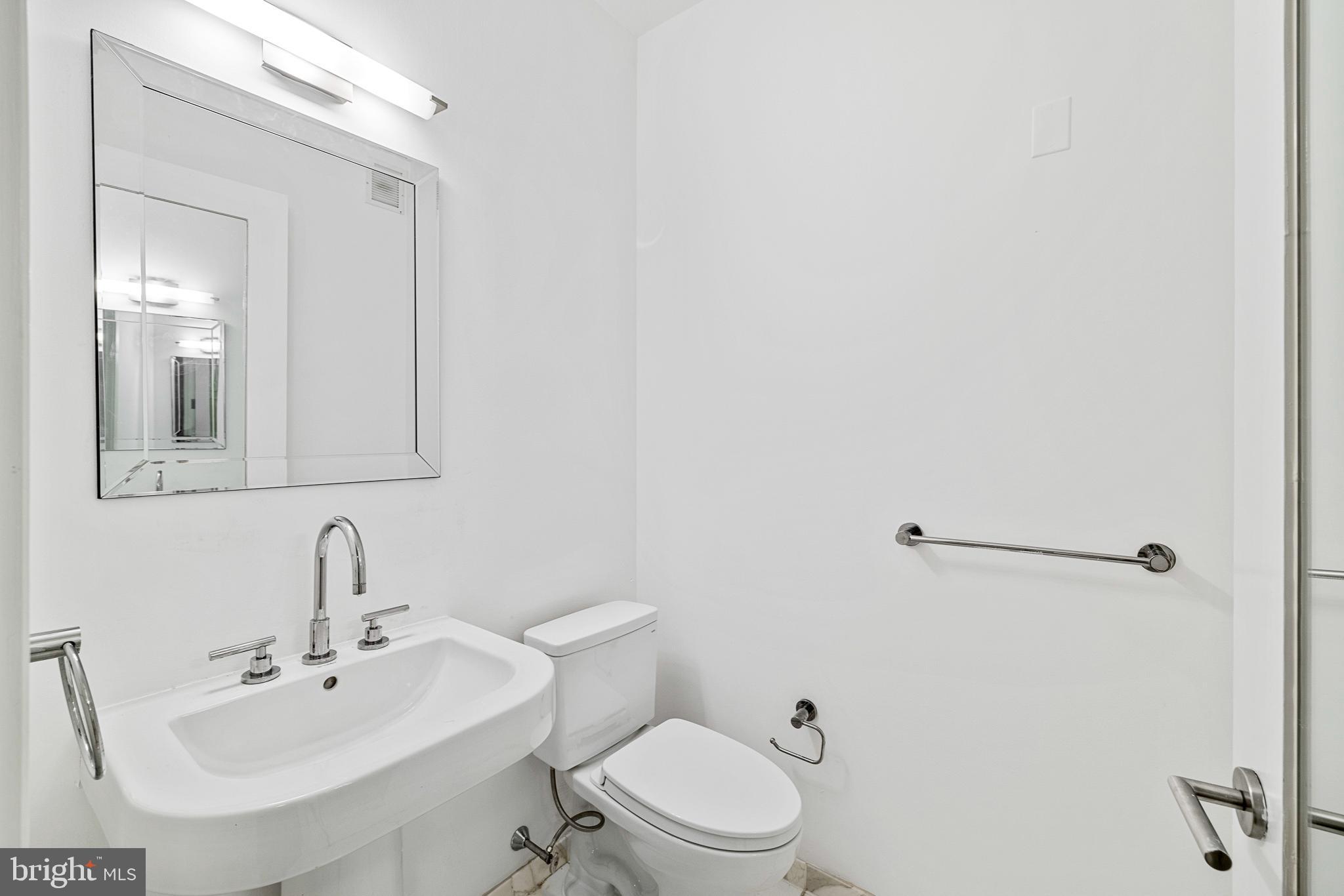 1414 S Penn Sq #8h
