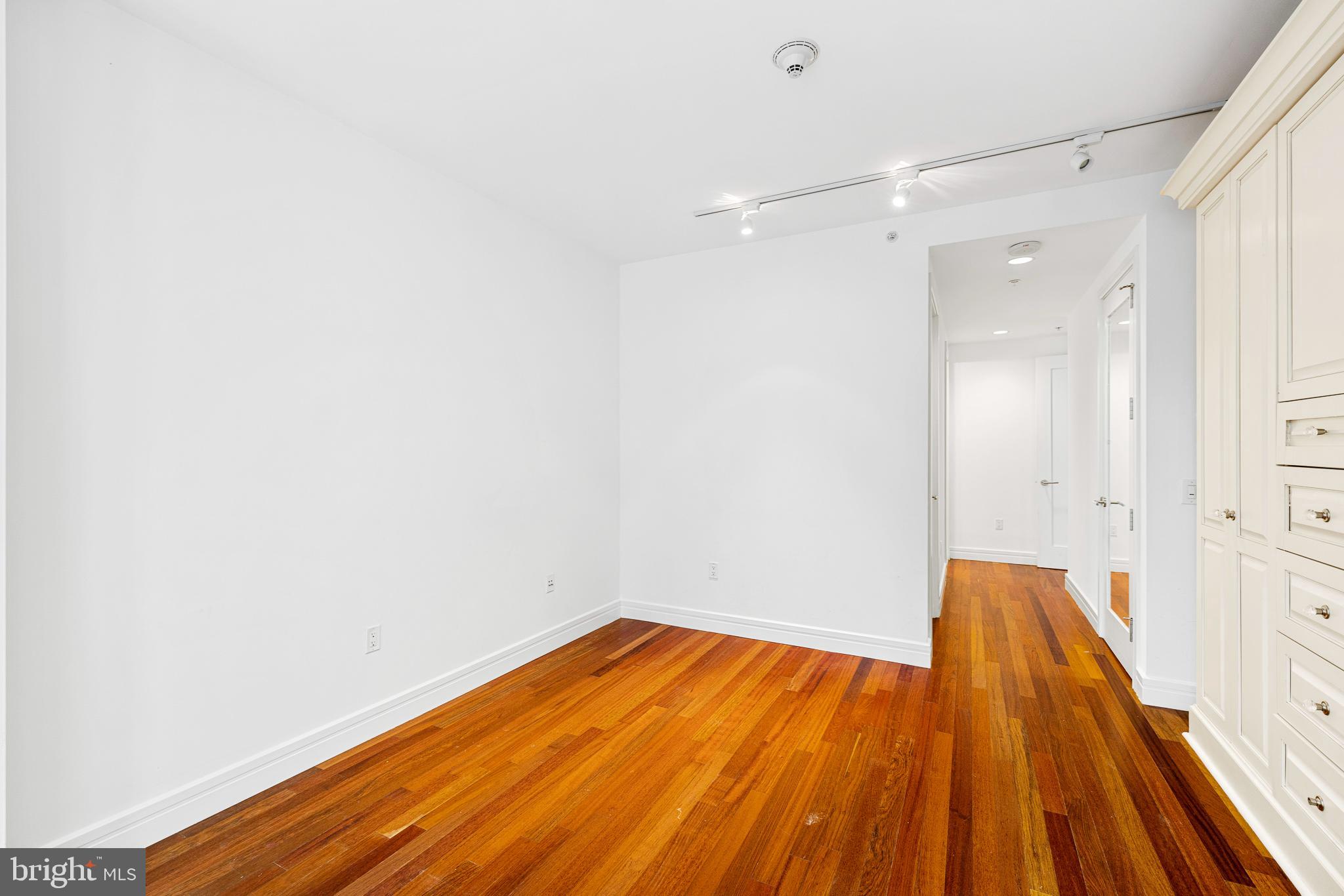 1414 S Penn Sq #8h