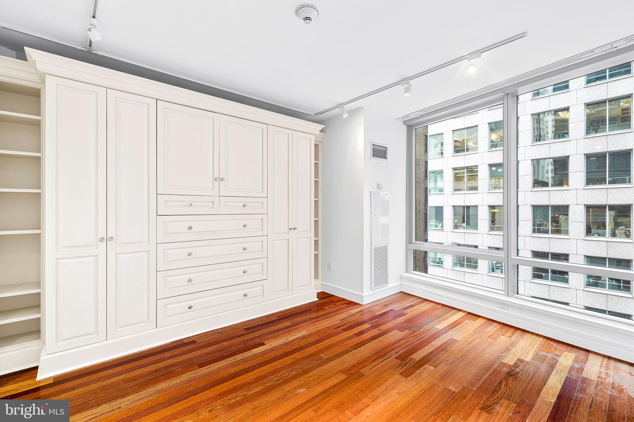 1414 S Penn Sq #8h