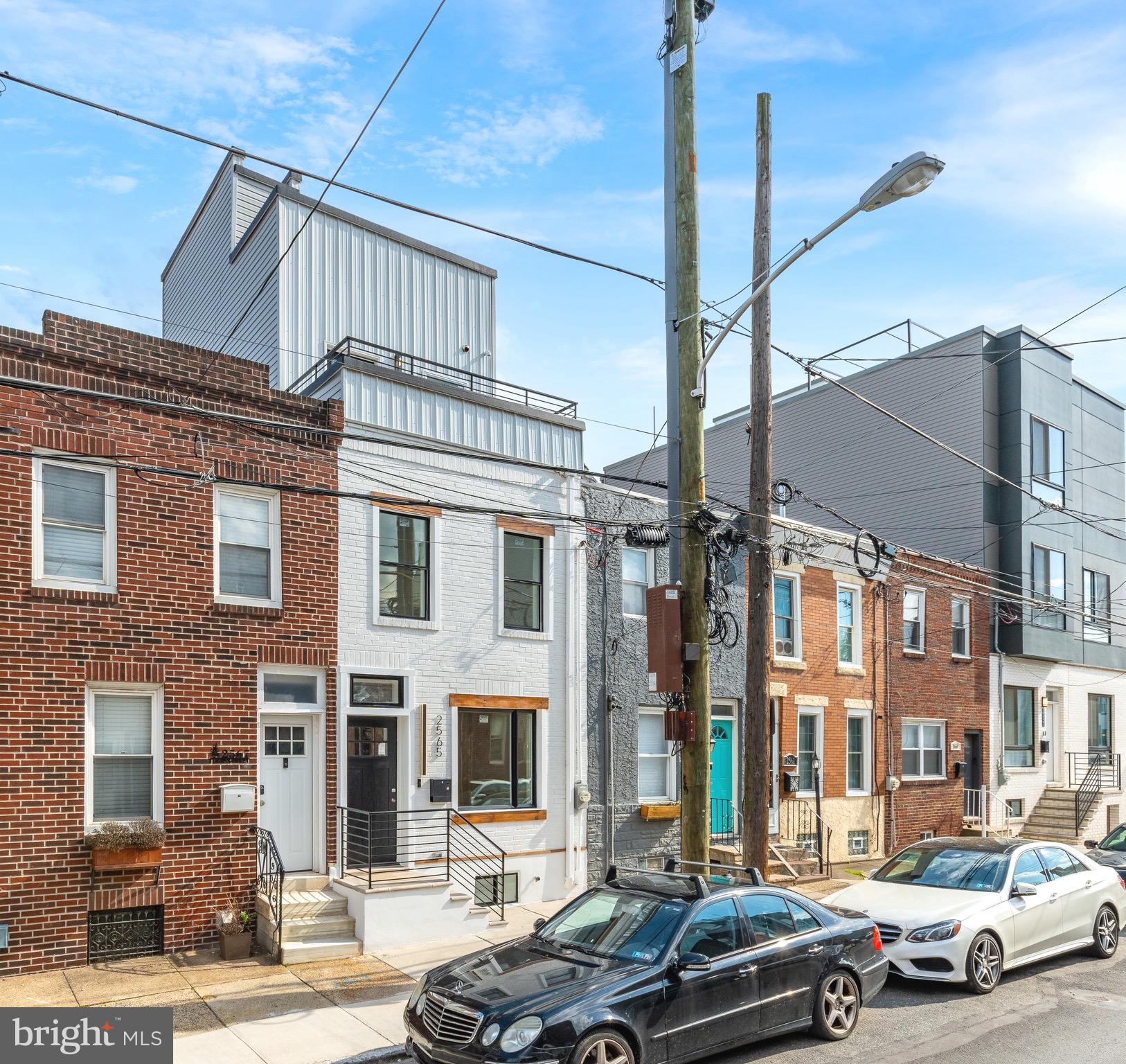 2565 Tulip St
