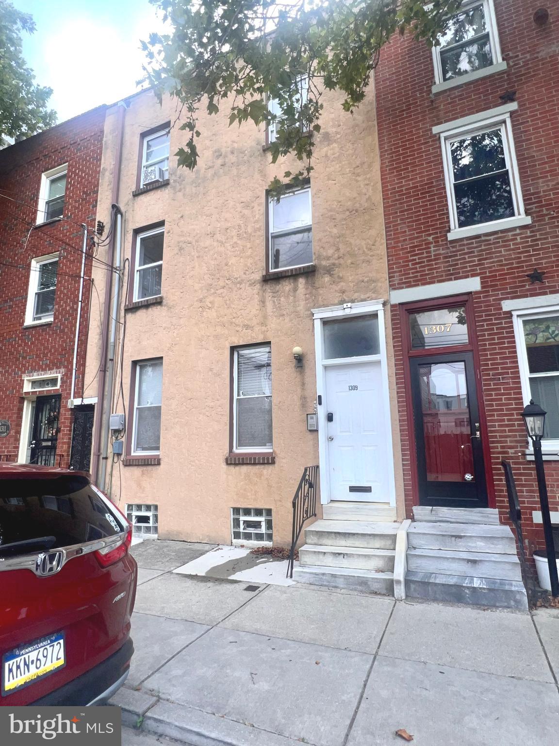 1309 MARLBOROUGH ST #2F