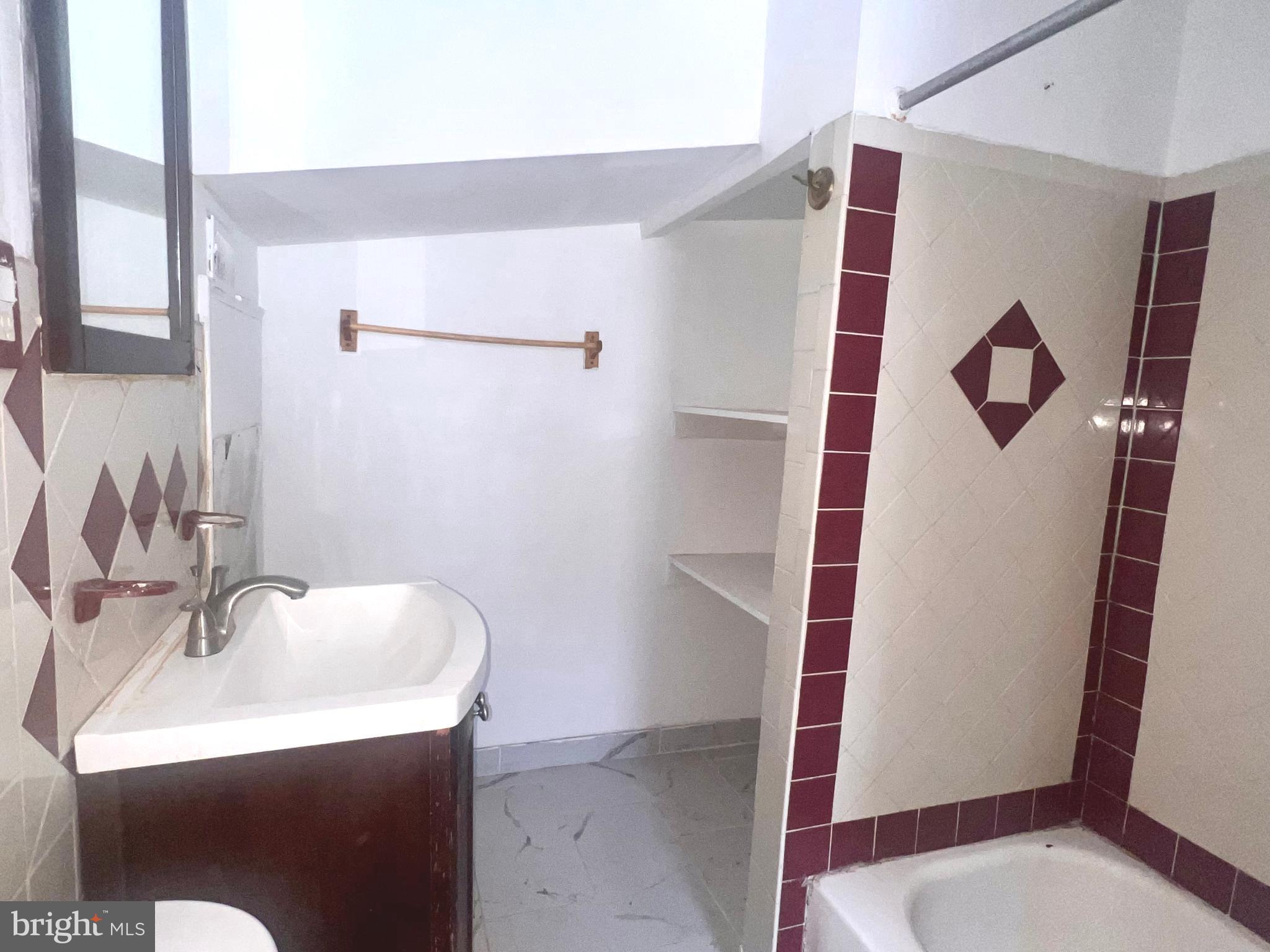 1309 MARLBOROUGH ST #2F