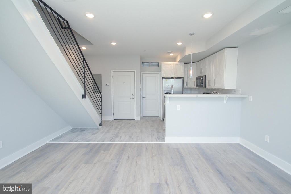 2423 FRANKFORD AVE #3F