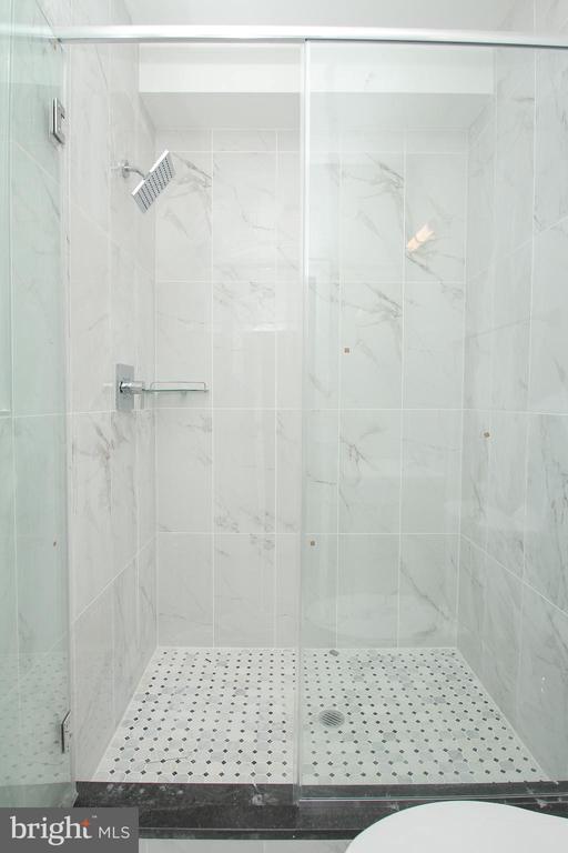 2423 FRANKFORD AVE #3F