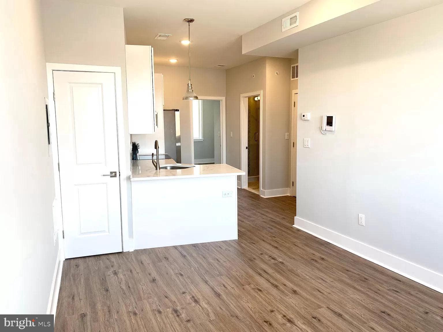 2425 FRANKFORD AVE #3