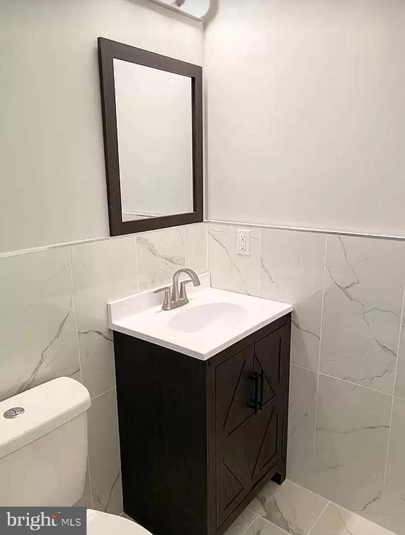 2425 FRANKFORD AVE #3