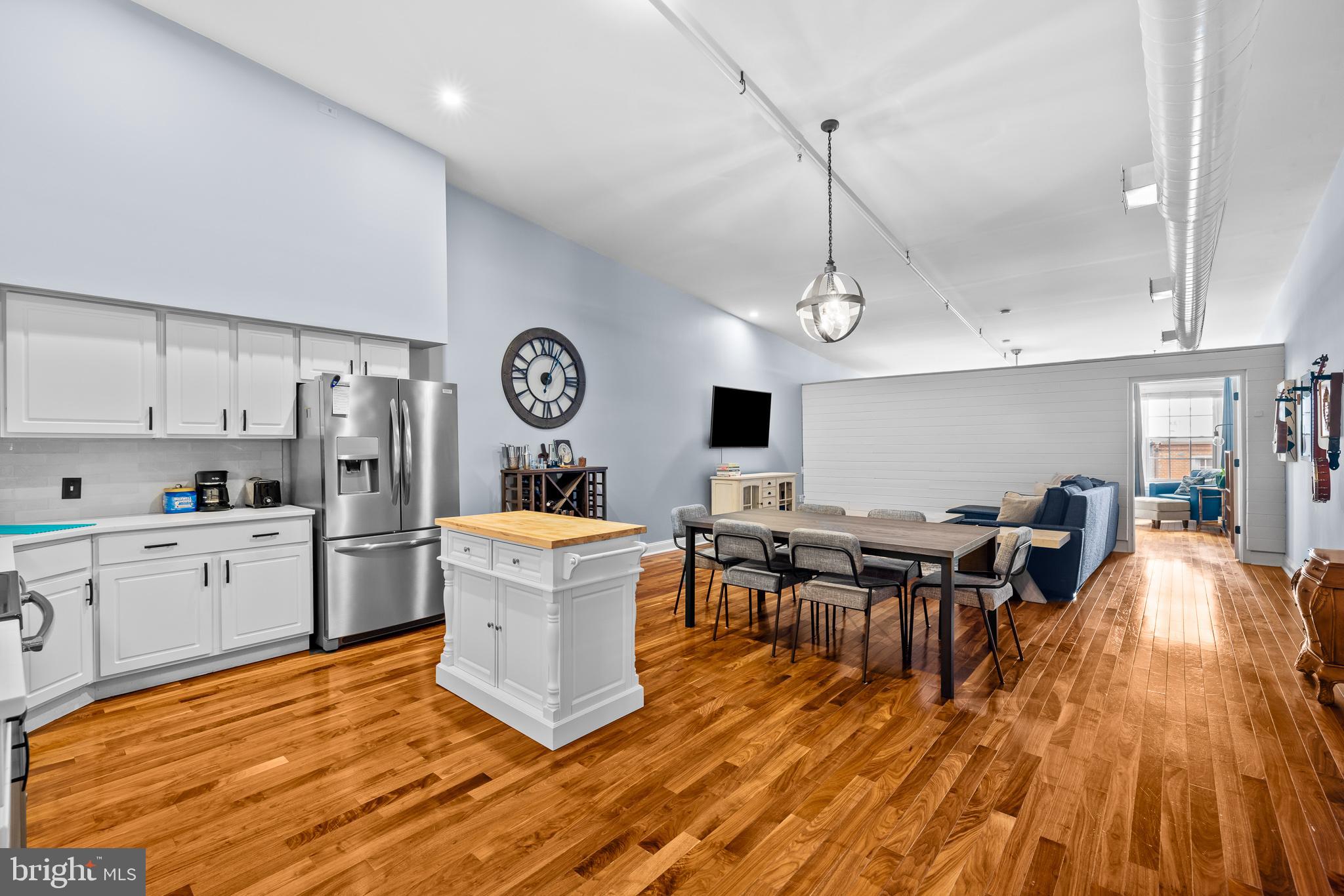 104 N 2ND ST #402