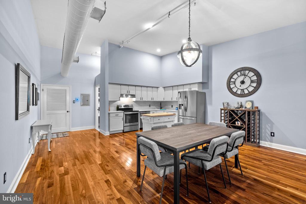 104 N 2ND ST #402