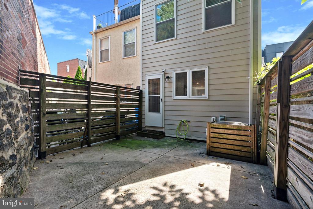 2609 CATHARINE STREET