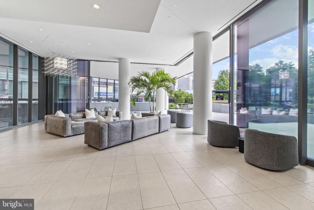 2100 HAMILTON STREET Unit: 5D