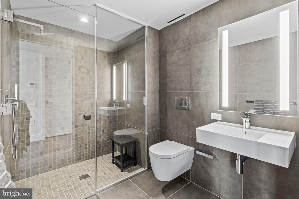 2100 HAMILTON STREET Unit: 5D