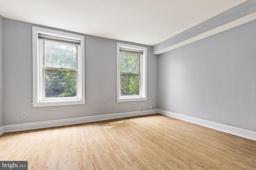 262 S 11th St