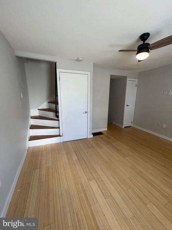 1211 E OXFORD STREET