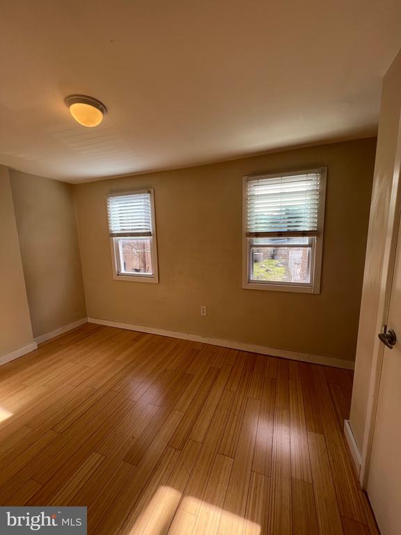 1211 E OXFORD STREET