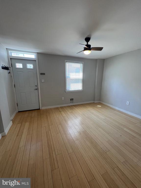 1211 E OXFORD STREET
