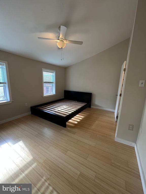 1211 E OXFORD STREET