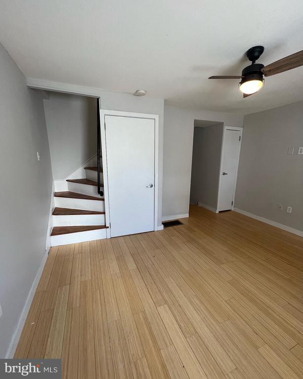 1211 E OXFORD STREET