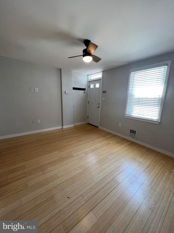 1211 E OXFORD STREET