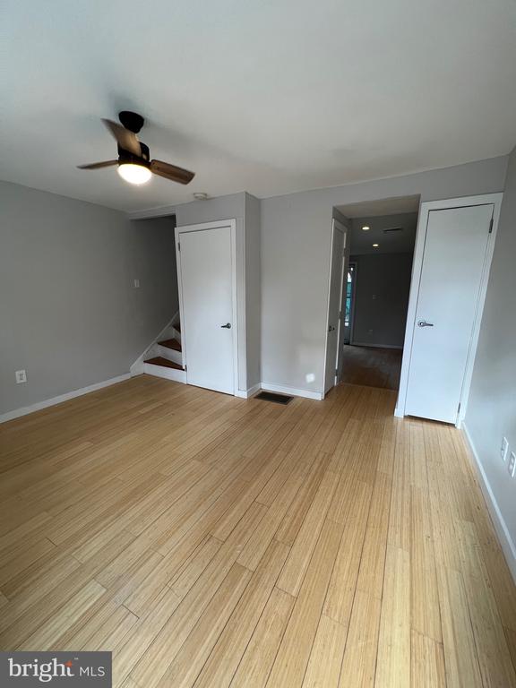 1211 E OXFORD STREET