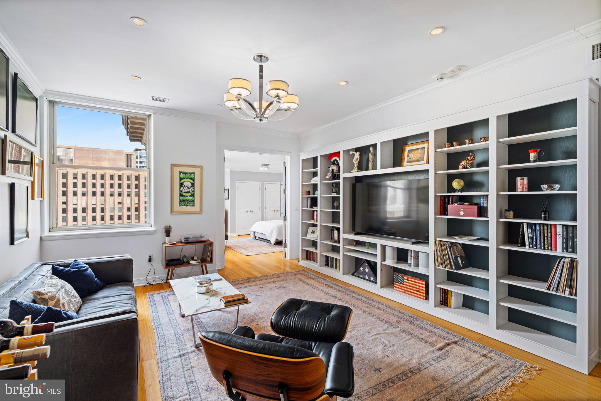 1600-18 Arch St #1713