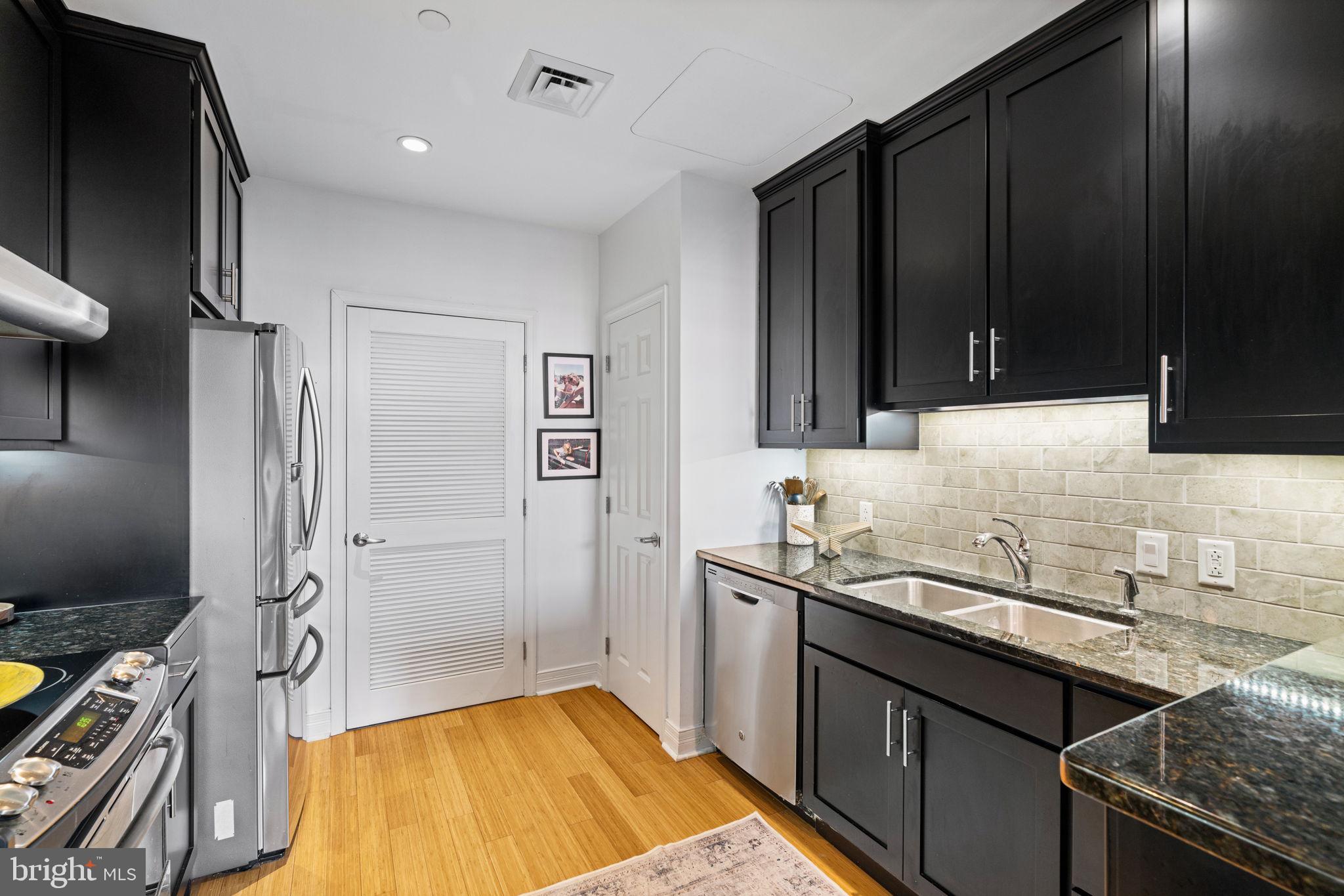 1600-18 Arch St #1713