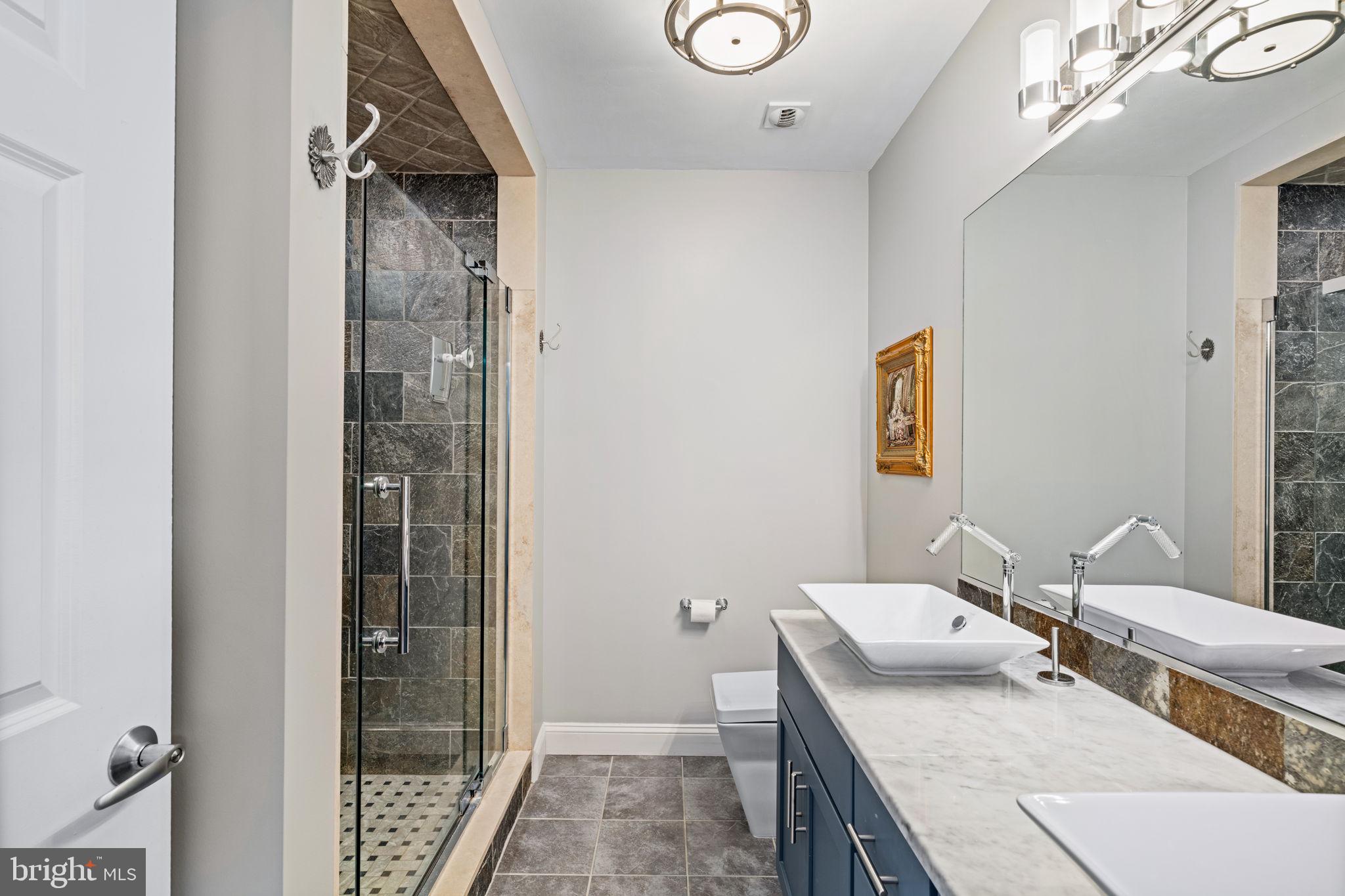1600-18 Arch St #1713