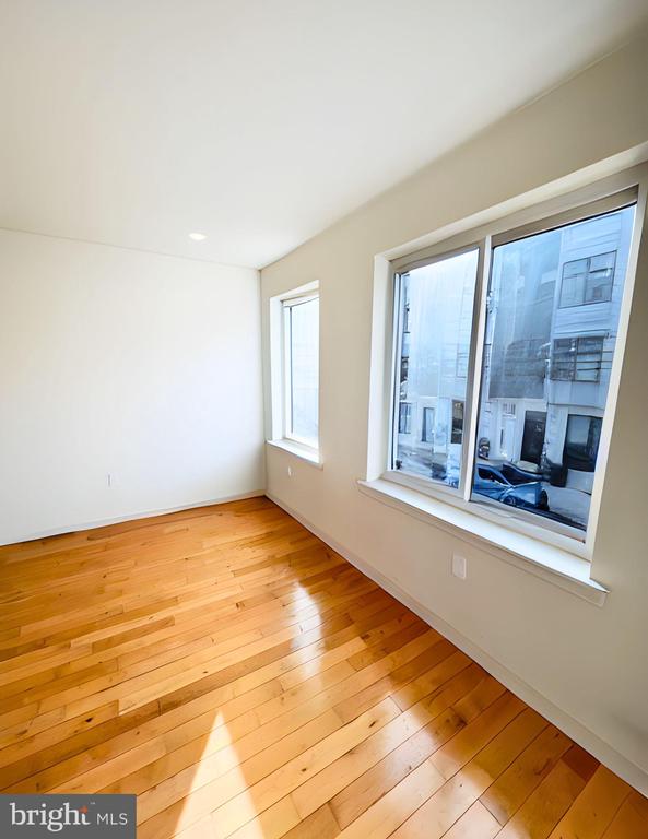 847 N 16TH STREET Unit: 2