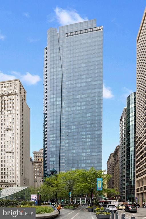 1414 S Penn Sq #Ph1c