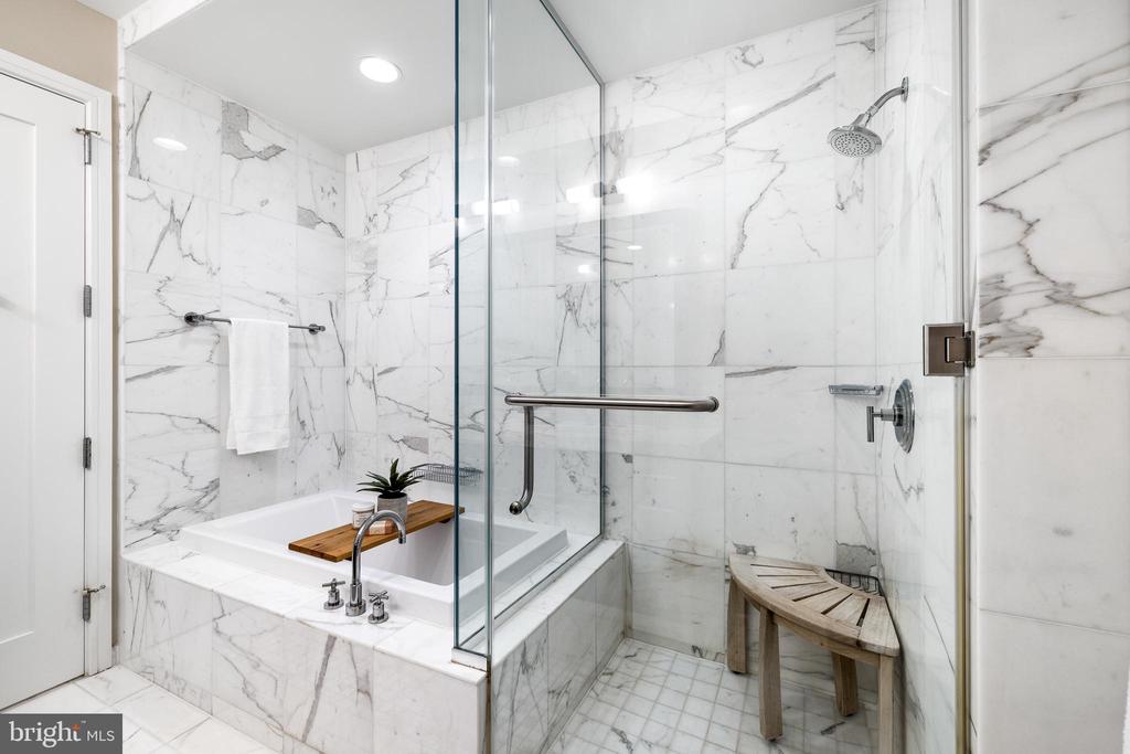 1414 S Penn Sq #32b