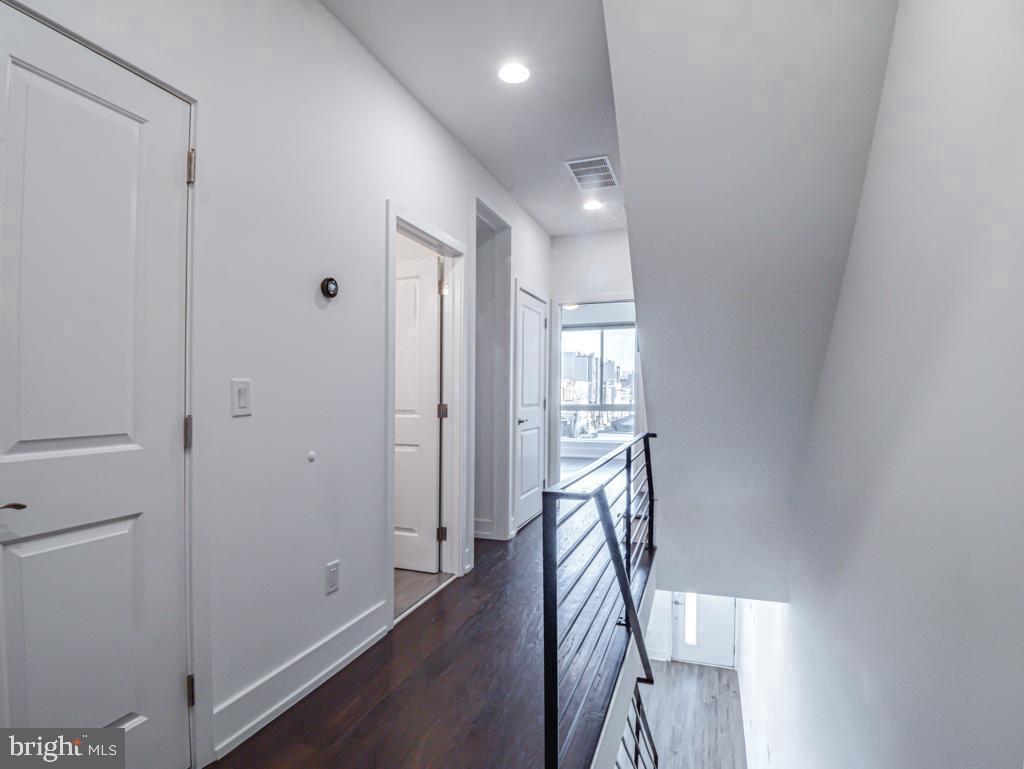 1914 S 6TH STREET