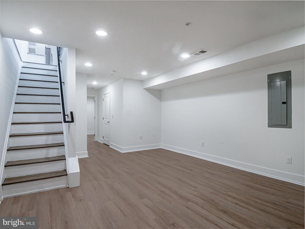 1914 S 6TH STREET