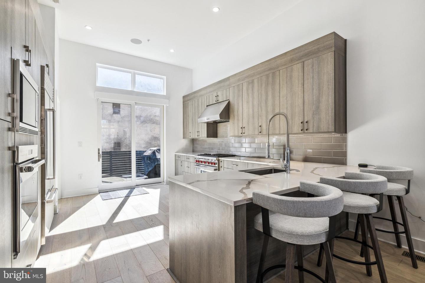 48 N 3rd St #3
