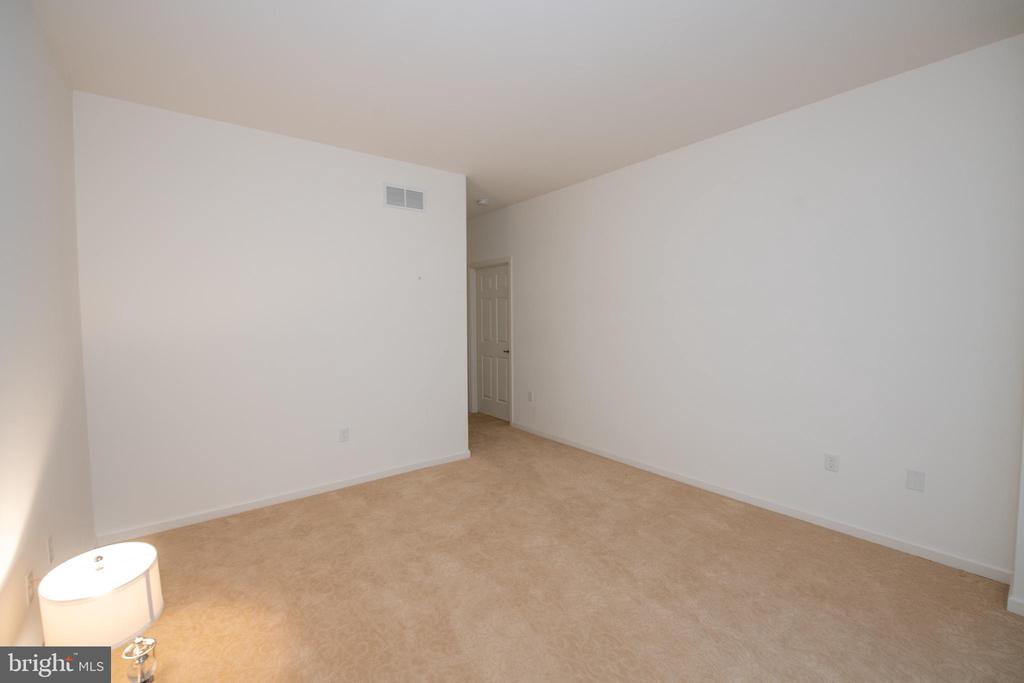 15051 Dahlia Dr