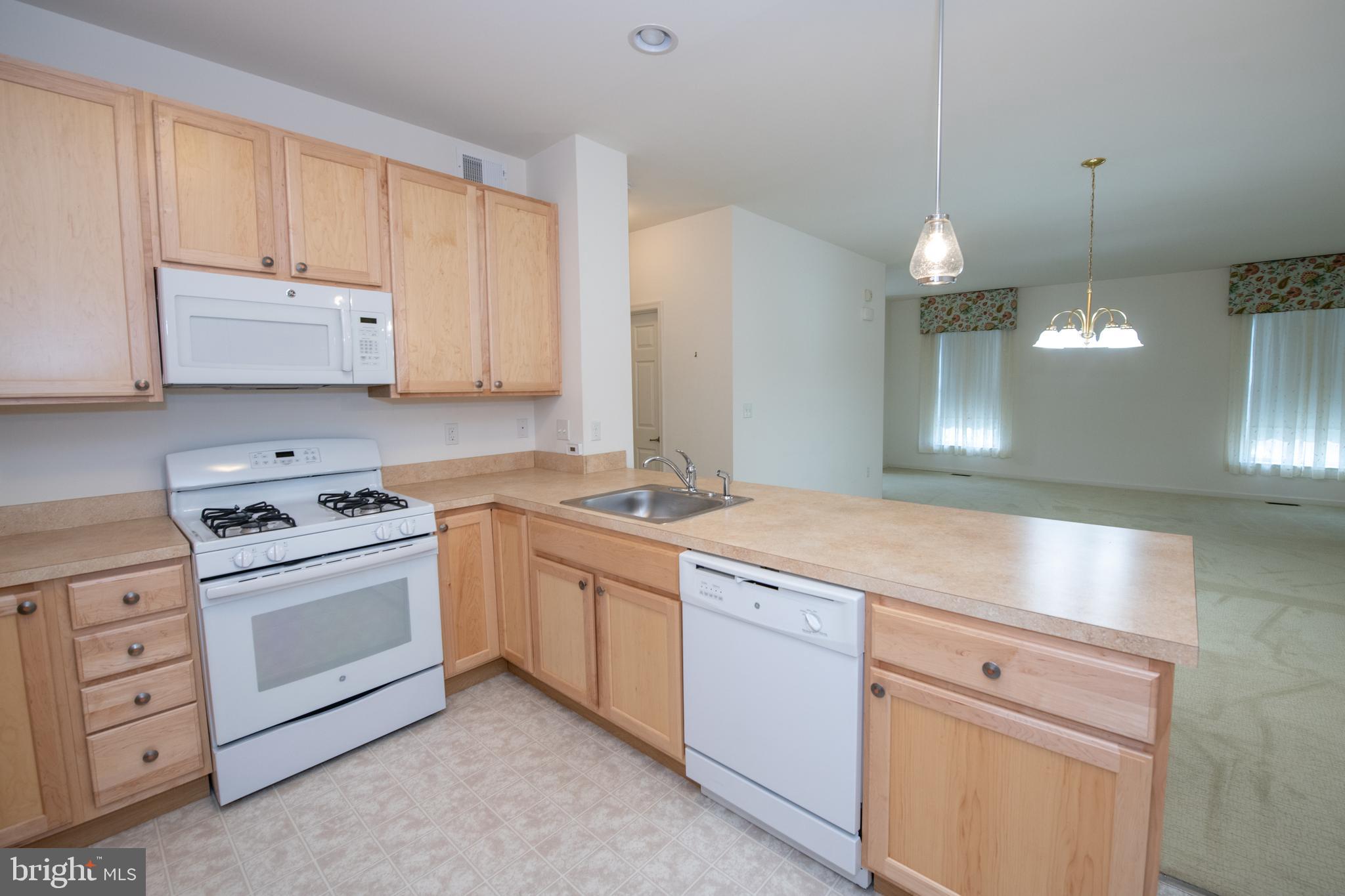 15051 Dahlia Dr