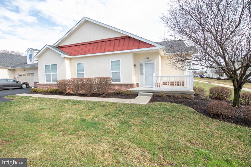15051 Dahlia Dr
