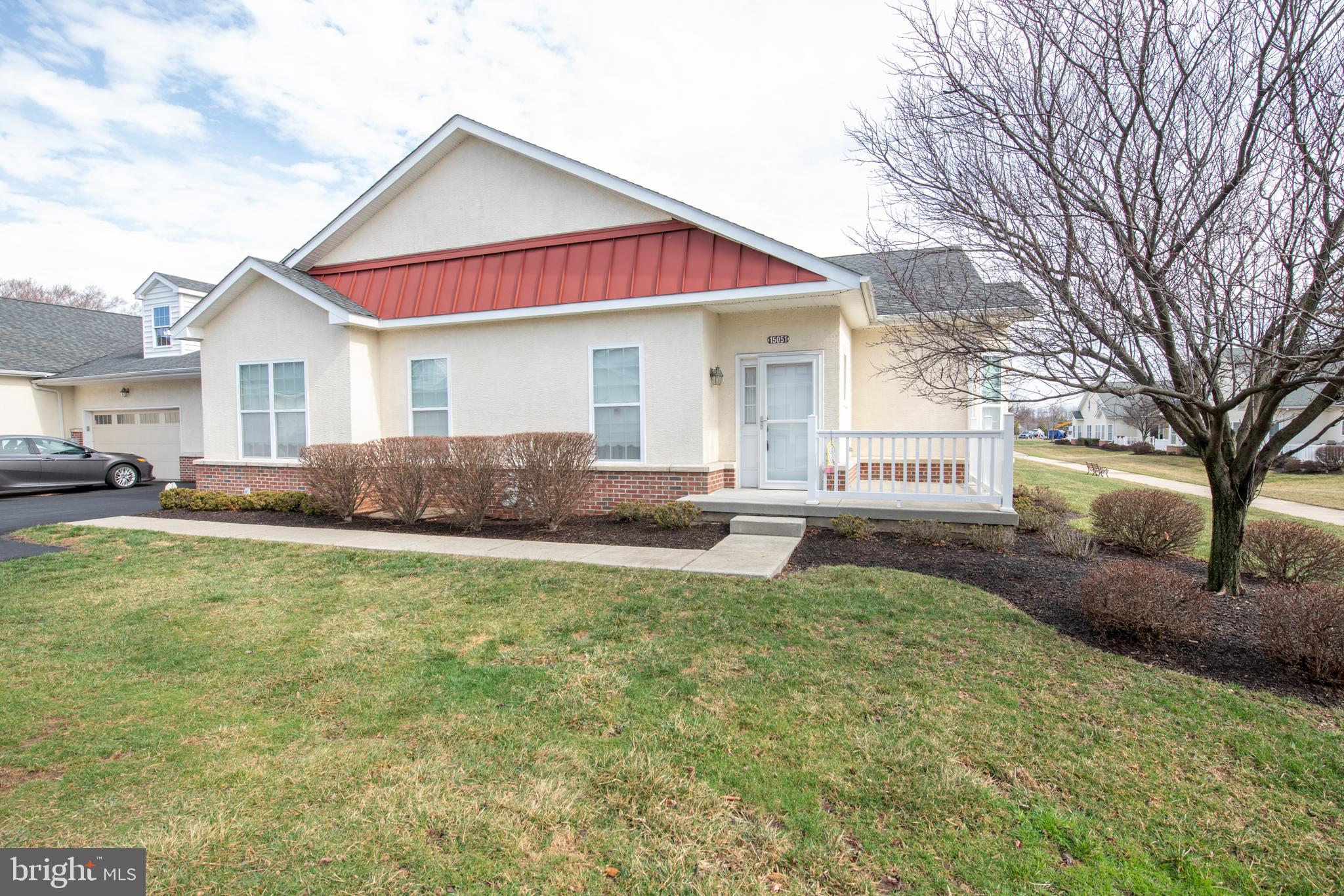 15051 Dahlia Dr