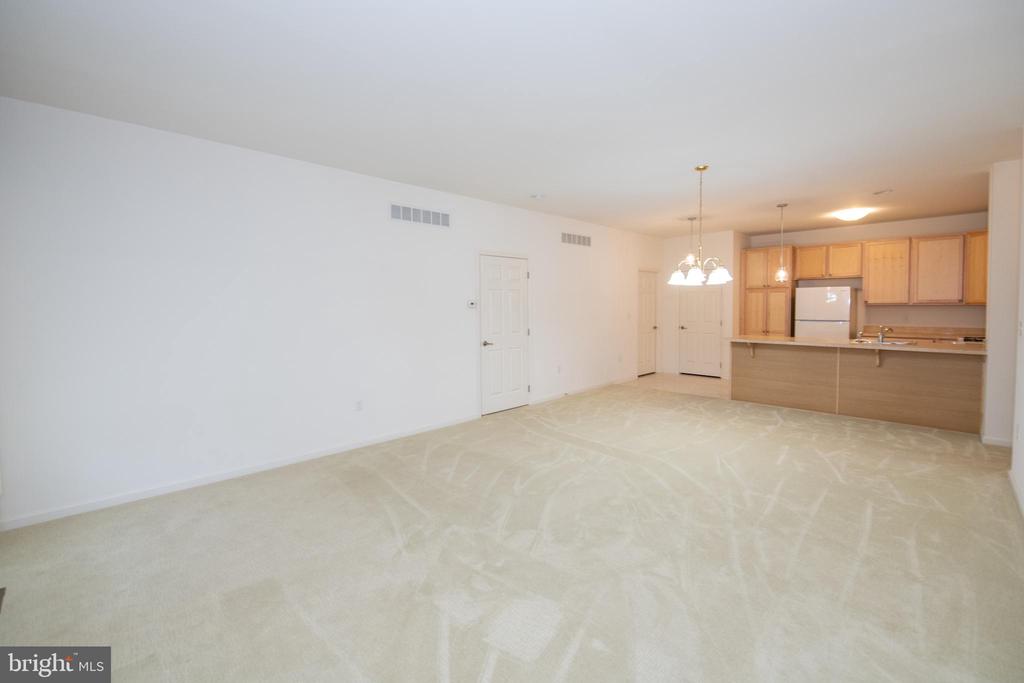 15051 Dahlia Dr