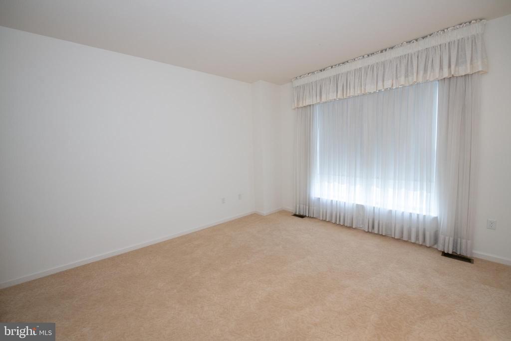 15051 Dahlia Dr